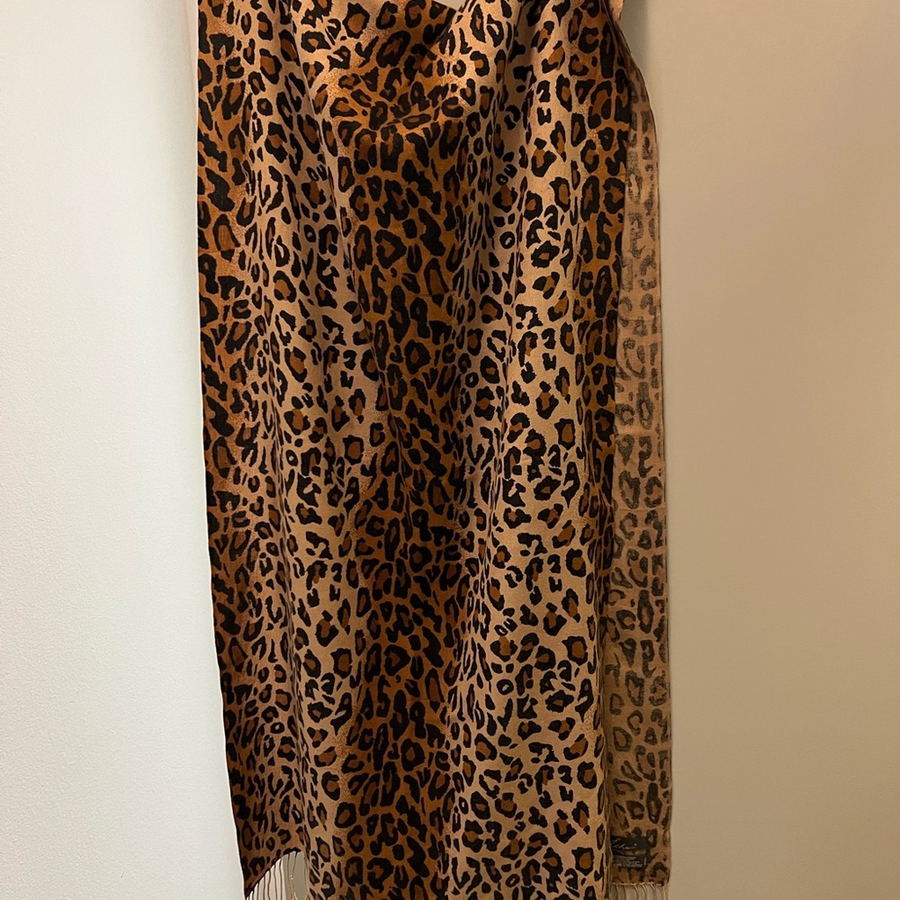 Women’s Echo cashmere and silk scarf/shawl